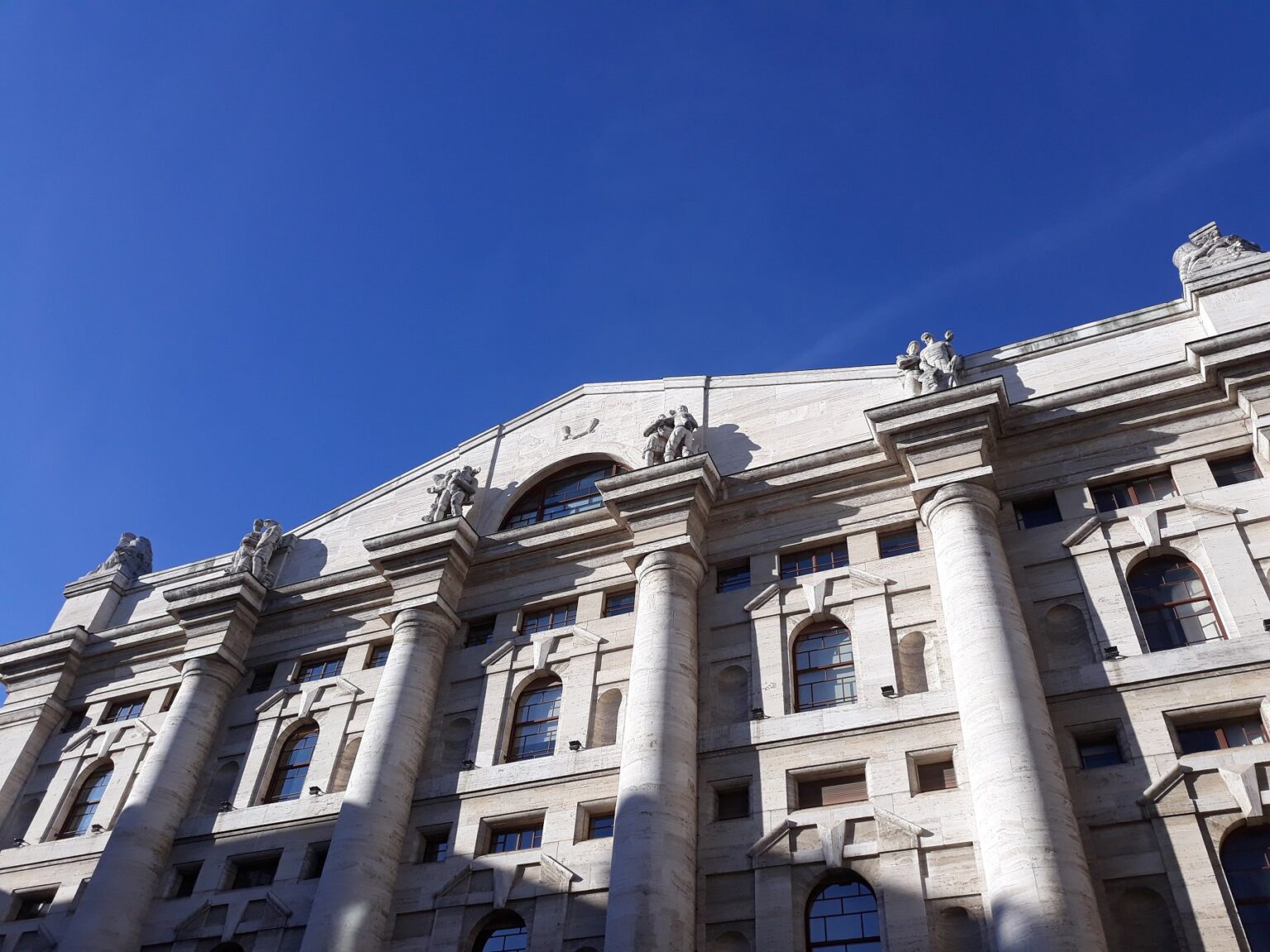 BORSA PIAZZA AFFARI 1