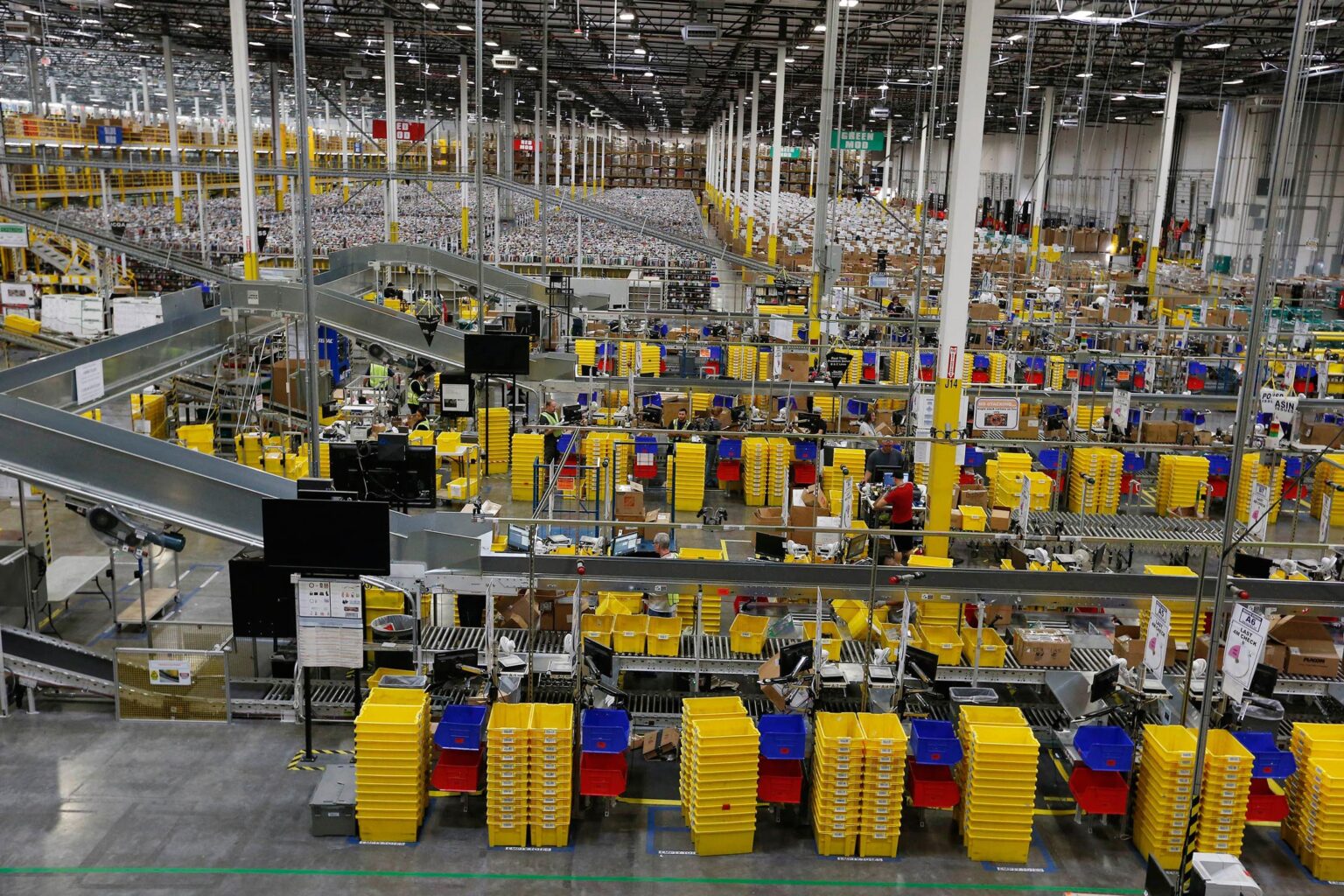 Coronavirus, Amazon dà la precedenza a cibo e prodotti per la casa d0fb1dce869e41a1979d9c14a2a37488