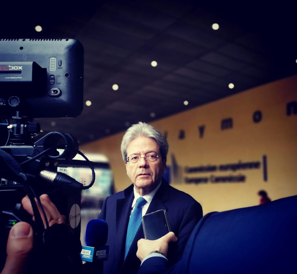 L’avvertimento di Gentiloni: «Soldi del Recovery solo nel 2021 inoltrato» gentiloni commissario