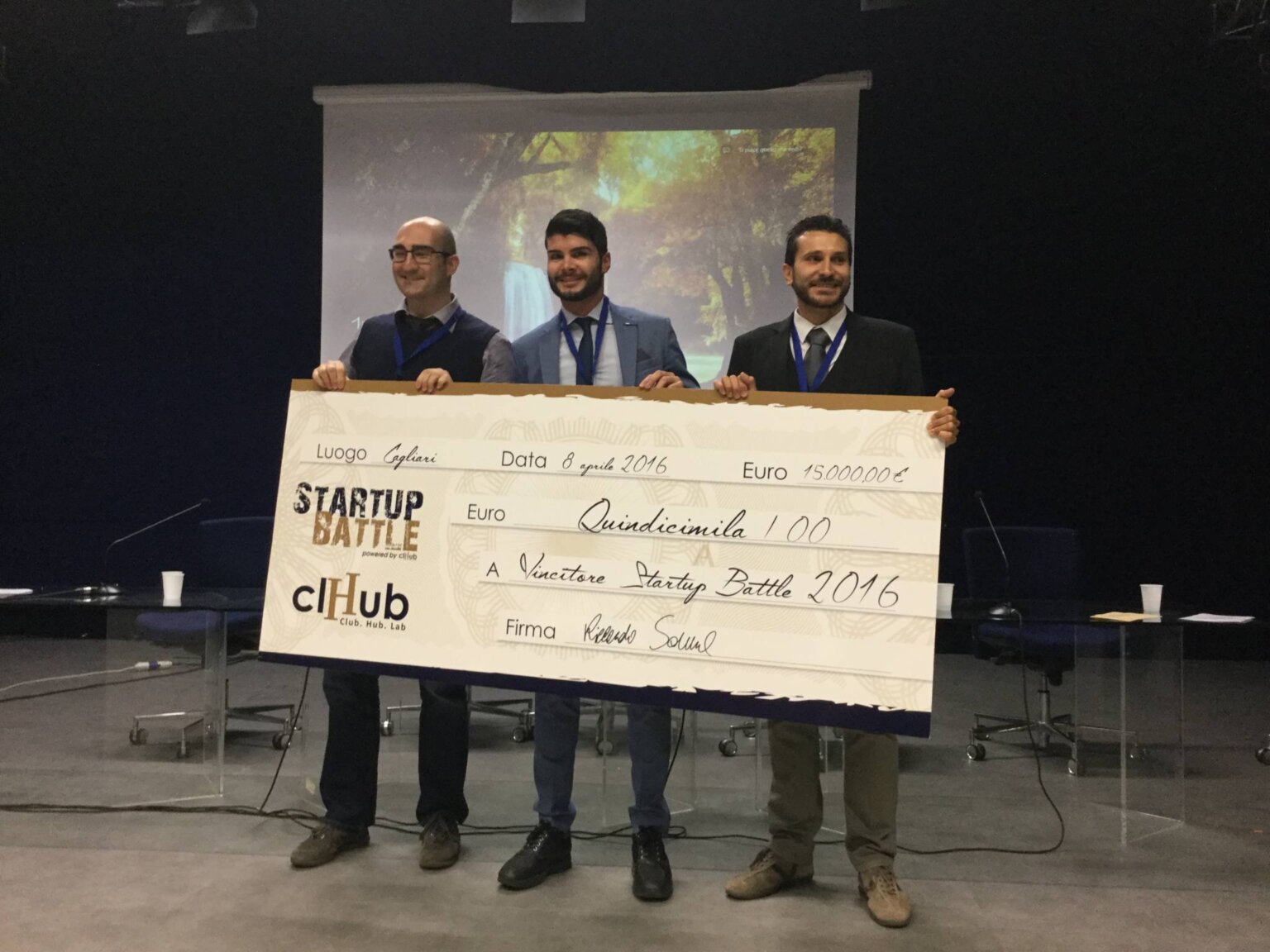 Mattonelle che producono energia se ci cammini: Veranu vince la Startup Battle di Cagliari (e 15K) IMG 0110