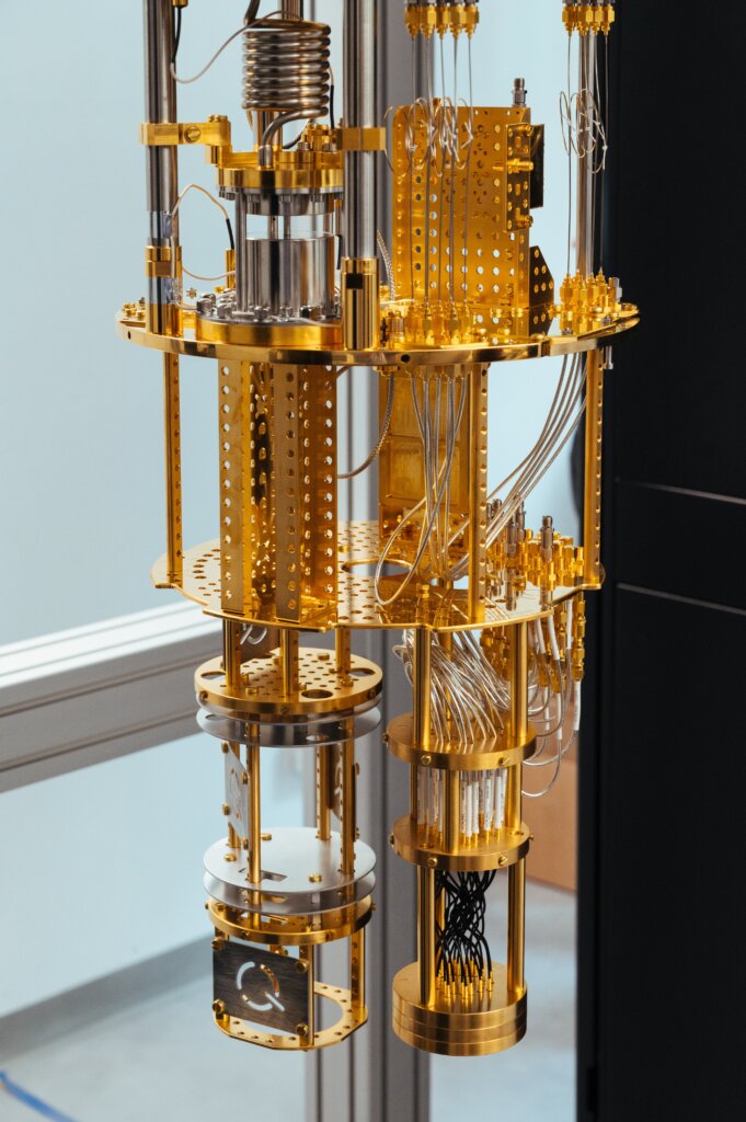 Programmato per sopravvivere alla temperatura dello spazio profondo. Acceso a Torino il nuovo computer quantistico Torino computer quantistico 5